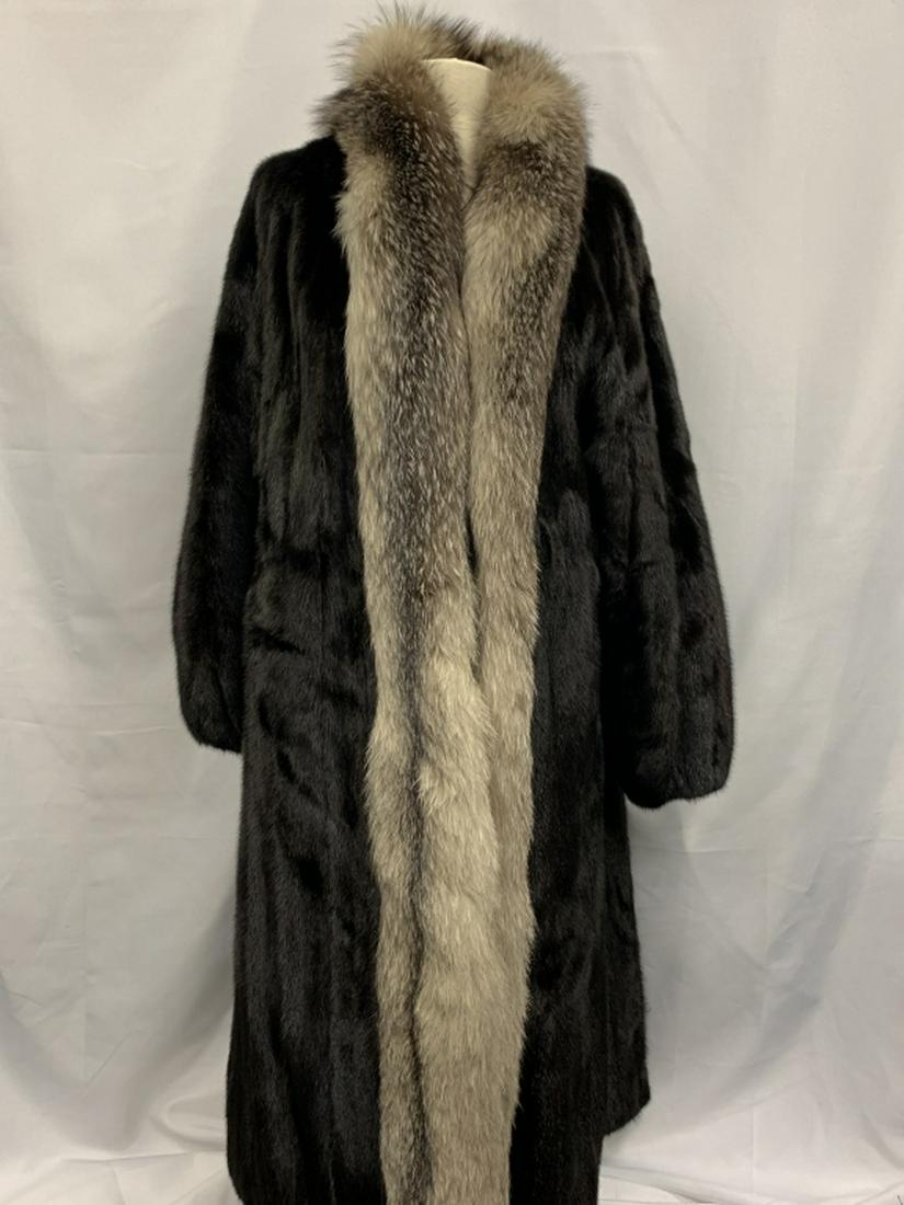 STUNNING CUSTOM FULL 2 TONE MINK FUR COAT L/XL: STUNNING CUSTOM FULL LENGTH MINK FUR COAT Custom made by Lawerence Matro of Montvale, NJ.52" from back of the collar to bottom of coat. Bust measure is 46" across so will fit a large to xlarge ladies
