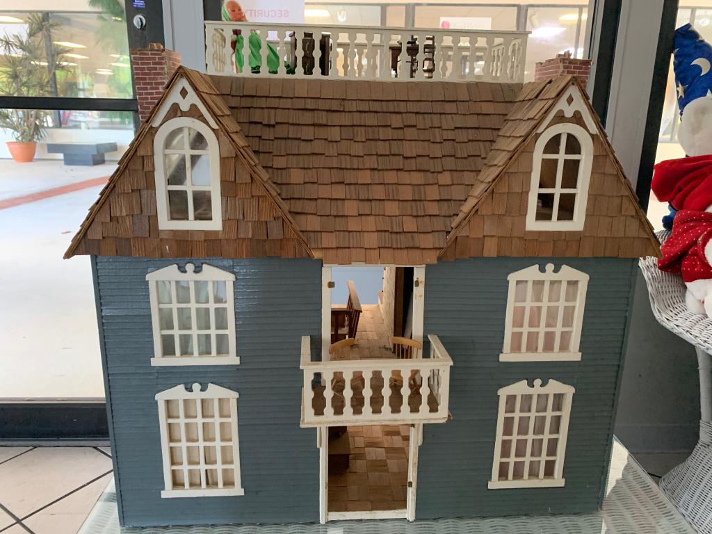 VINTAGE FEDERAL STYLE OPEN BACK DOLLHOUSE W/EXTRAS (1 of 14)