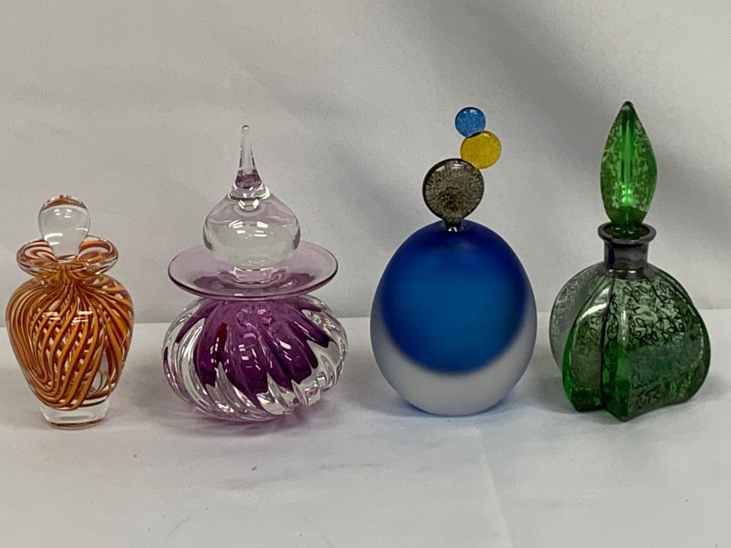 LOT OF 4 MURANO ART GLASS PERFUME BOTTLES W/TOPS (1 of 5)