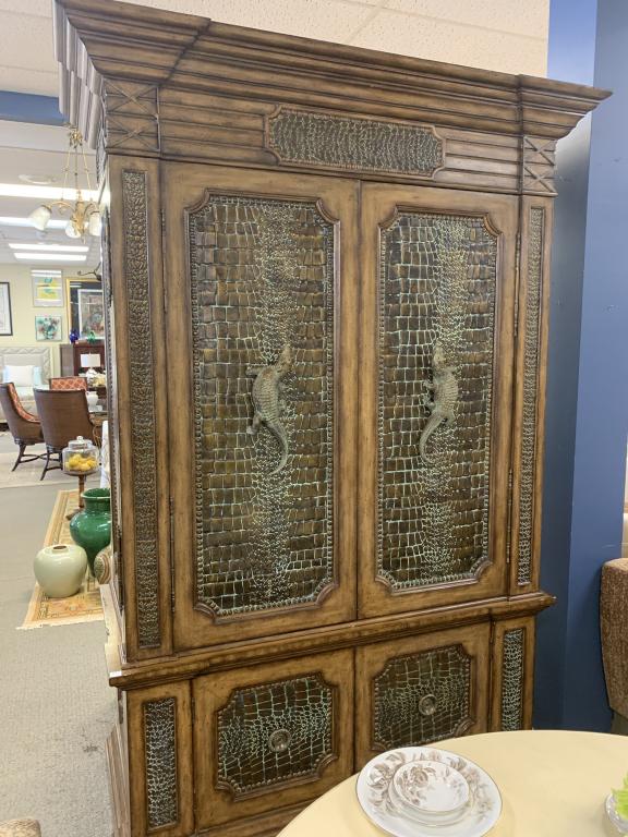 STUNNING MAITLAND SMITH ALLIGATOR WARDROBE TV CASE (1 of 2)
