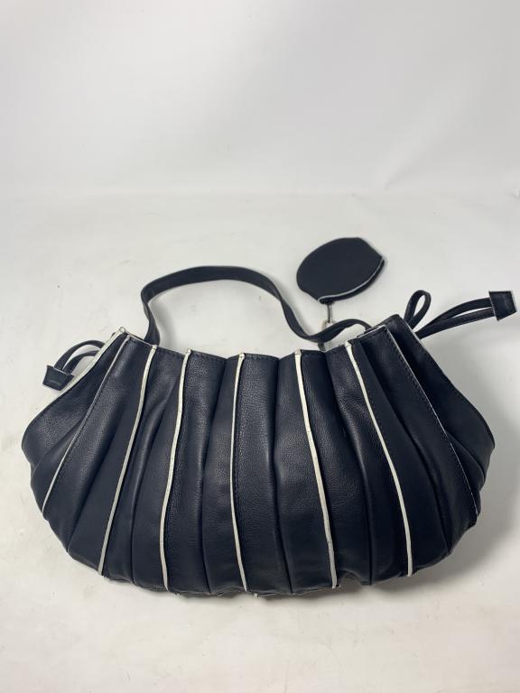 NEW LUPO BARCELONA BLACK & WHITE ACCORDIAN PURSE (1 of 2)