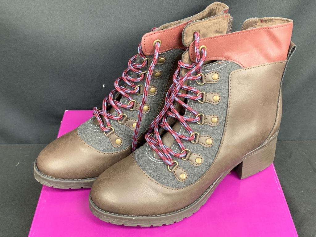 NEW BROWN 2TONE LACE UP STREET CITY BOOTS 8.5: sort, faux leather brown and cranberry brand new by Rampage size 8.5 Third party shipping required.