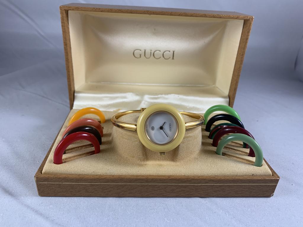 Authentic Vintage Gucci Bangle Watch with Interchangeable Bezels, Women's  Fashion, Watches & Accessories, Watches on Carousell