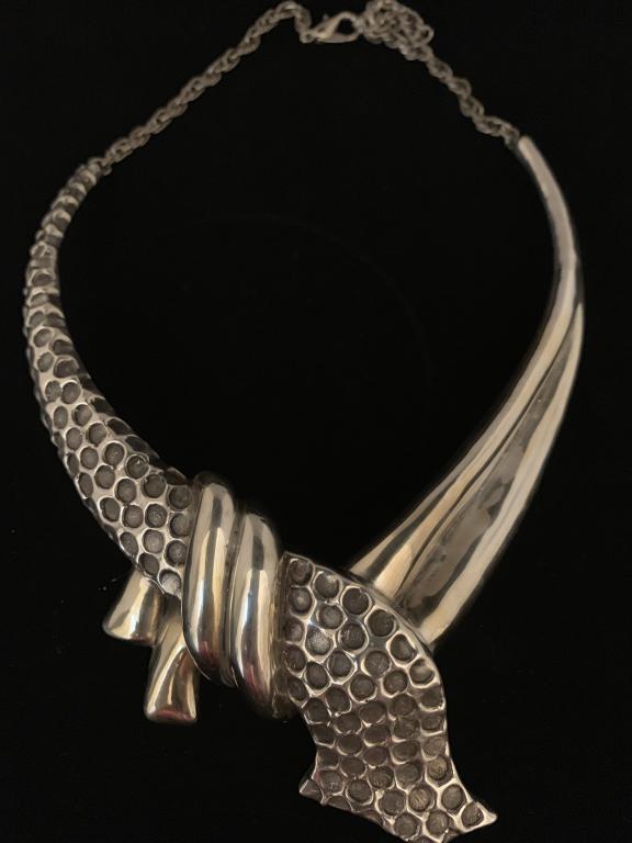 STERLING SILVER HUGE STATEMENT PEBBLE WRAP CHOKER: Choker necklace that is a genuine statement piece, bold and big on the neckline. 925 sterling silver stamped. Just the wrapped over part is a big 3" in size. 65.5 grams total weight. Third party shipp