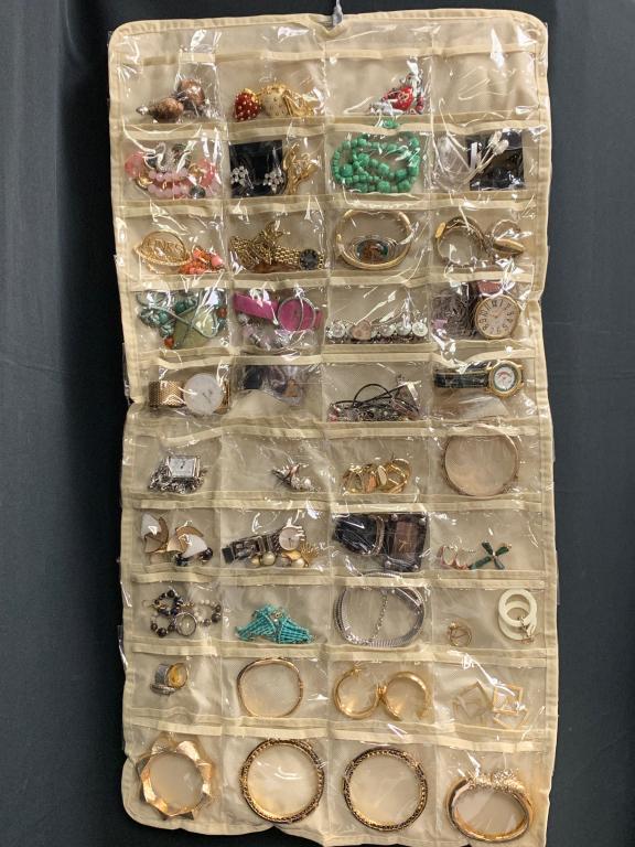 HUGE LOT COSTUME JEWELRY WATCHES PINS NECKLACES ++ (1 of 20)