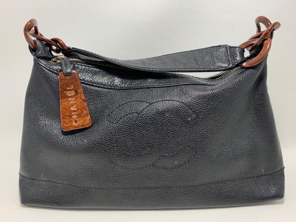 CHANEL BLACK TEXTURED LEATHER HANDBAG (1 of 15)
