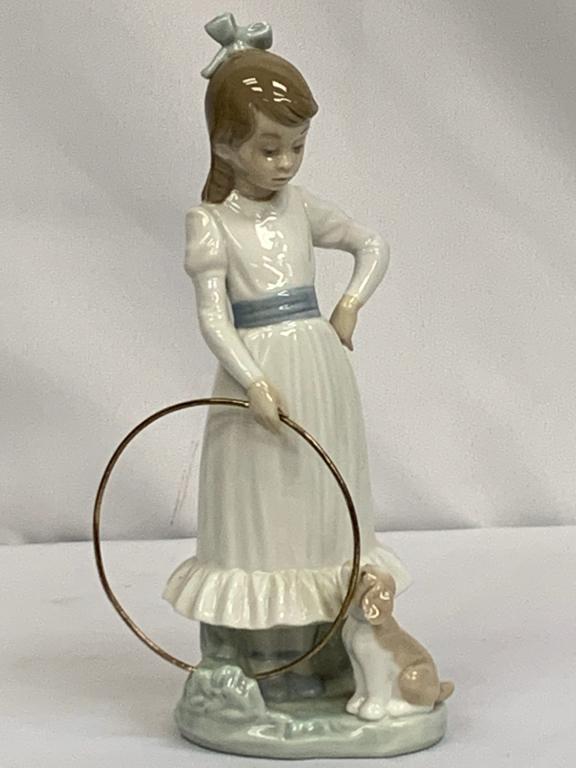 NAO BY LLADRO #379 "MY DOG DOES TRICKS" FIGURE (1 of 10)