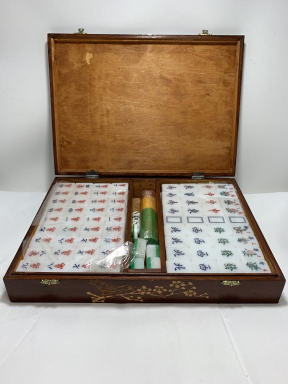 VINTAGE CHINESE MAJONG SET NIB (1 of 3)