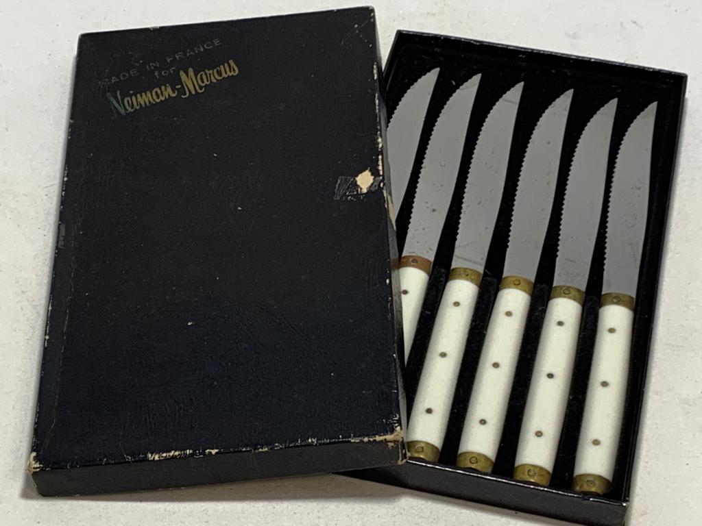 MELRON STAINLESS STEAK KNIVES FOR NEIMAN MARCUS (1 of 4)
