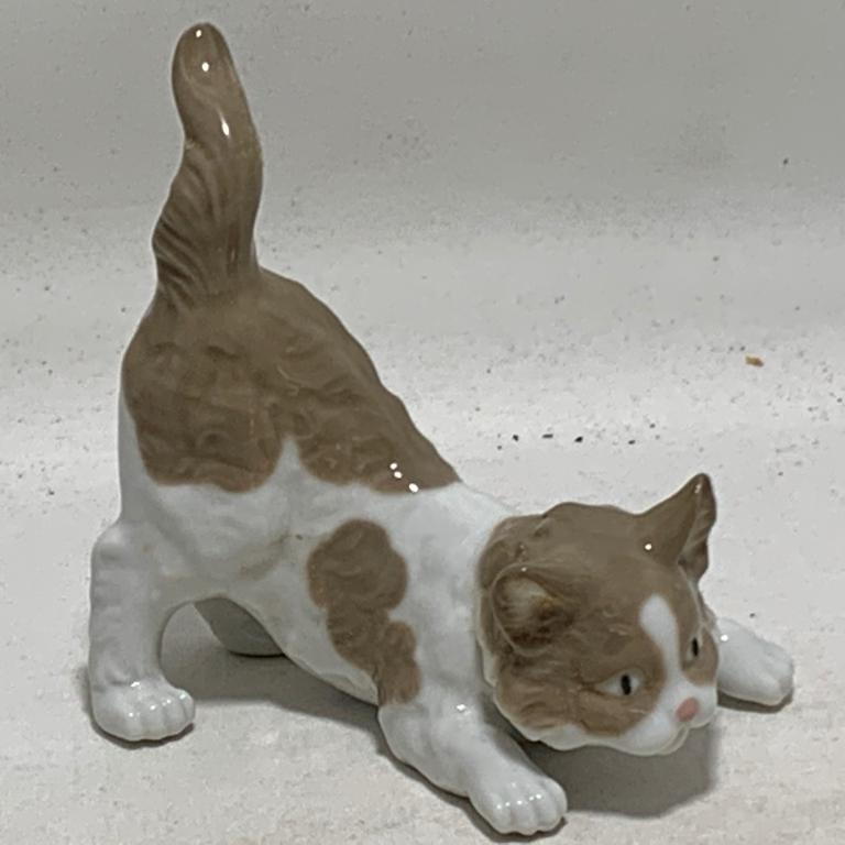 LLADRO 05091 PLAYFUL CAT (1 of 8)