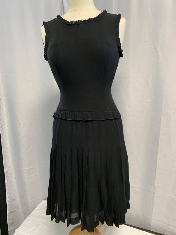 CHANEL BLACK 100% SILK DRESS SZ 36 (1 of 4)