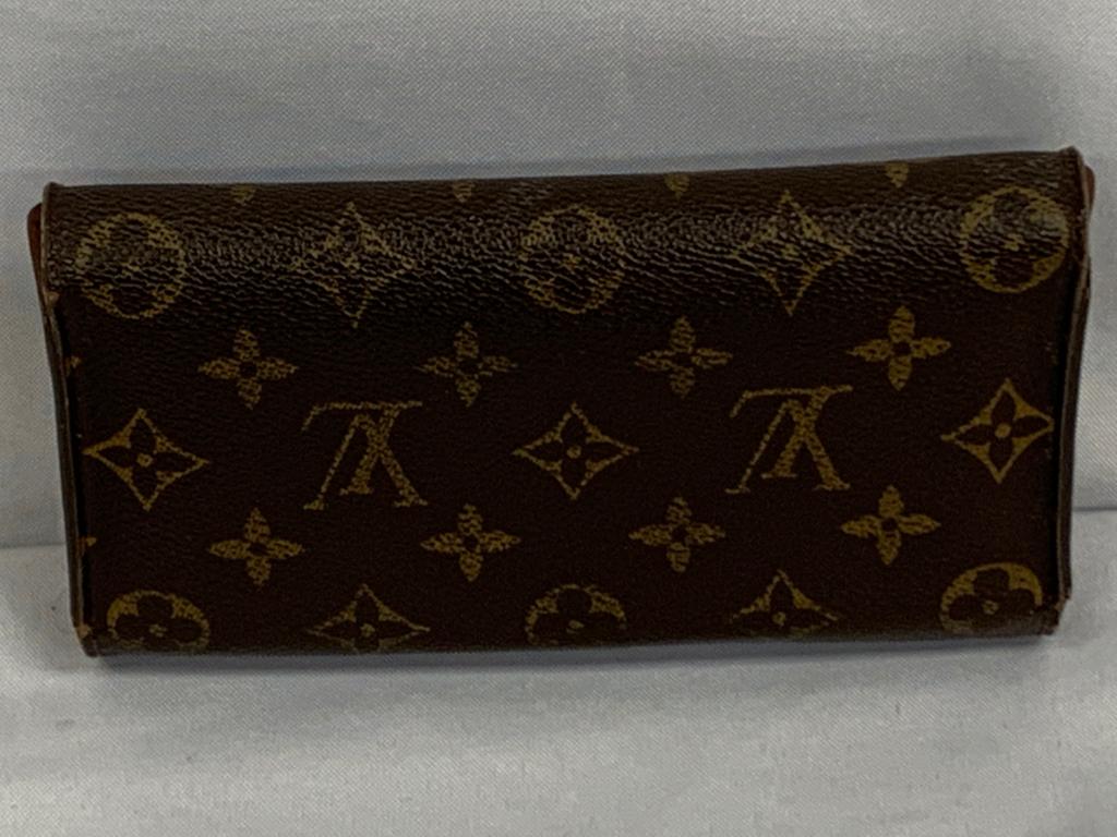 LOUIS VUITTON MONOGRAM LOGO FOLDING WALLET CLUTCH (1 of 3)