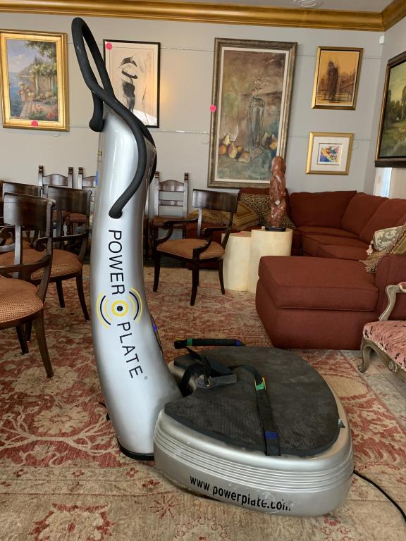 POWER PLATE NEXT GENERATION VIBRATING EXERCISE (1 of 9)