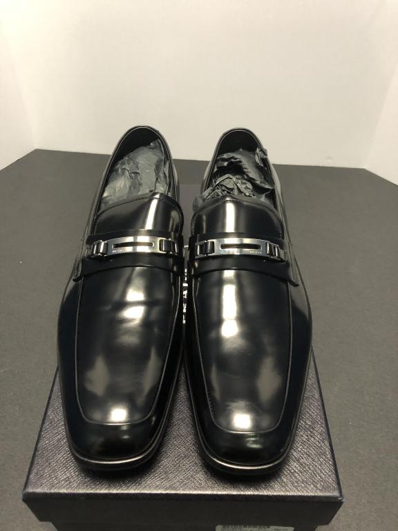 PRADA SPAZZALATO SLIP ON BLACK MENS SHOE SIZE 9/10: This is a pair of Prada Spazzalato slip on men's shows in black. They are a size 9/10. They are brand new and have never been worn. These beautiful shows come in the original Prada box with all packag