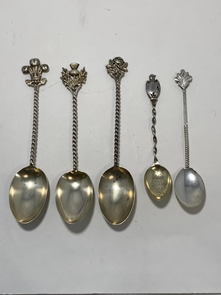 FIVE VINTAGE STERLING SILVER SUGAR SPOONS (1 of 16)