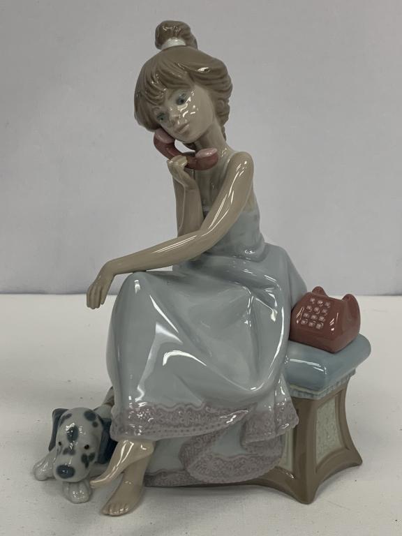 LLADRO FIGURE GIRL TELEPHONE "CHIT CHAT" #5466 (1 of 3)