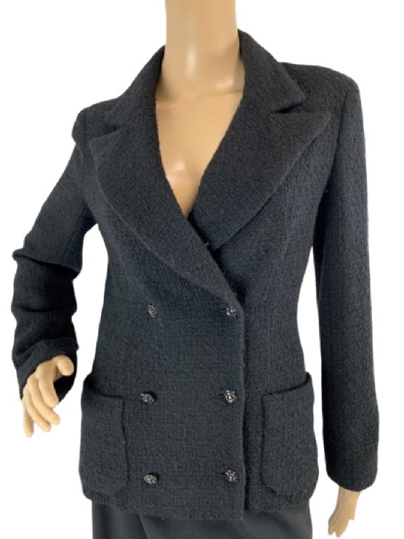 GORGEOUS CHANEL BLACK WOOL/ANGORA JACKET 34: Classic and elegant black wool and angora button up blazer. Model P18925 Size 34 34"Bust 22"Sleeve 24"L 85% wool 15% angora