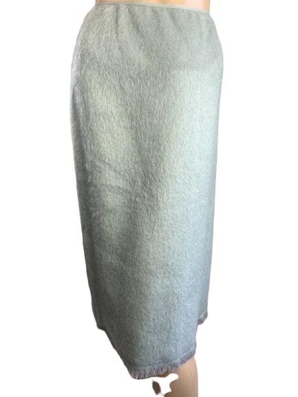 ANNE KLEIN WOOL/ MOHAIR LONG SKIRT BLUE/GRAY SZ 14: Anne Klein blue/gray skirt with a zipper in the back. Size 14 45% Wool / 28% Mohair / 27% Nylon 28" in length.