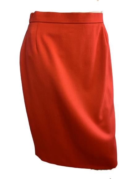 ESCADA VALENTINE RED KICK PLEAT SLIM KNEE SKIRT 36: Escada designer kick pleat skinny knee skirt in Valentine's red. Lovely design and in excellent condition.Size 36 on tag.27" waist, 37" hips, 23" length
