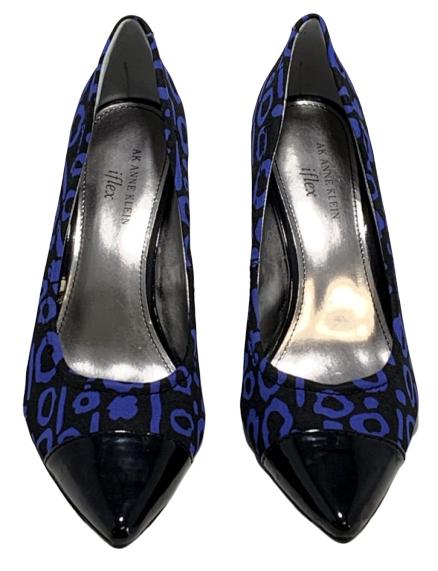 NEW ANNE KLIEN IFLEX BLUE AND BLACK PUMPS SZ 10 M: Great Anne Klein pumps with cobalt blue circles and black leather toe. Very comfortable IFLEX design.Size 10MNew condition!