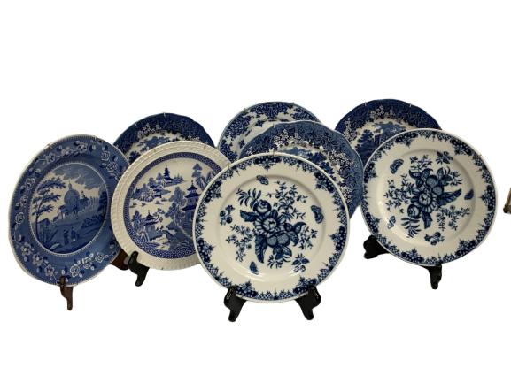 MIXED LOT BLUEWARE PLATES LIMOGES MERRIE WORCESTER: Includes plates by Limoges France, Merrie England, Royal Worcester, and Spode. Please see all photos. All in great condition. Lot of 8 plates total all 10" in size. Third party shipping required.