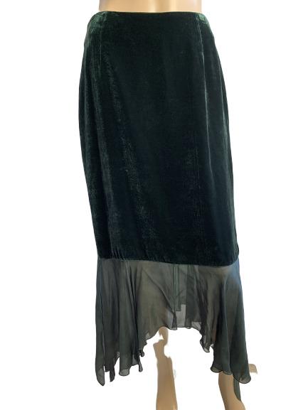 DIDIER PARAKIAN EMERALD GREEN VELVET SCARF SKIRT M: Designer Didier Parakian. Emerald green rich velvet with scarf hemming. Size 36 on tag, fits medium in size. Excellent condition.Measures 28" waist, 38" hips, 28" length.