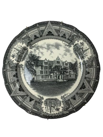 UNIVERSITY OF CHICAGO WALL PLATE -ECKERT HALL: University of Chicago Copeland Spode Dinner Plate, a view of Eckert Hall, 1931. Crafted by Copeland, Spode in England with the appropriate seal on the rear of the plate. Spode has been making plates f