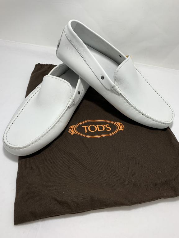 NEW TOD'S WHITE LEATHER LOAFERS SHOES MENS US 9: NEW WITH DUSTBAG! Tod's mens shoes in UK size 8 and fits a US SIZE 9. New condition as shown!