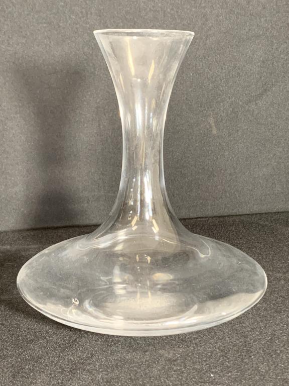ELEGANT COMPLEX RIEDEL CRYSTAL ULTRA WINE DECANTER: The classic handmade decanter distinguishes by an elegant and complex design. RIEDEL whole-heartedly believes all wines - young and old, red, white or sparkling - can be enhanced by decanting. These d