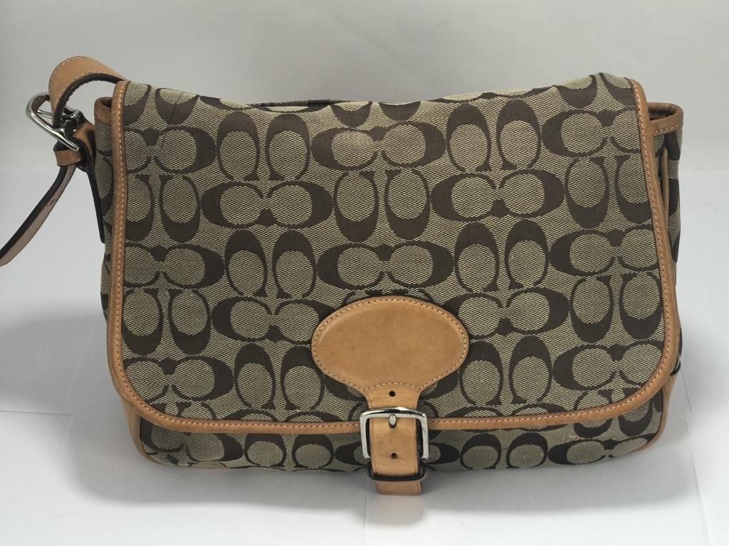VINTAGE COACH FRONT FLAP CANVAS HANDBAG (1 of 5)