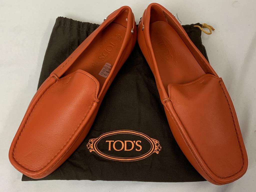 TOD'S NEW GOMMINI ORANGE LEATHER DRIVING SHOES 9: Tod's Orange Leather Driving ShoesEngland size 8US size 9New with dust bag