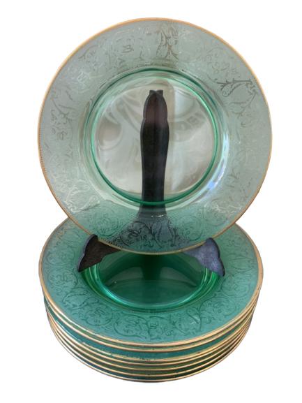 ANTIQUE GREEN ETCHED GOLD RIM 7.5" PLATES X 8: ANTIQUE GREEN ETCHED GOLD RIM 7.5" PLATES X 8 - SET OF 8 plates - 7.5" diameter for each - Good condition with some light signs of use and wear to the gold.