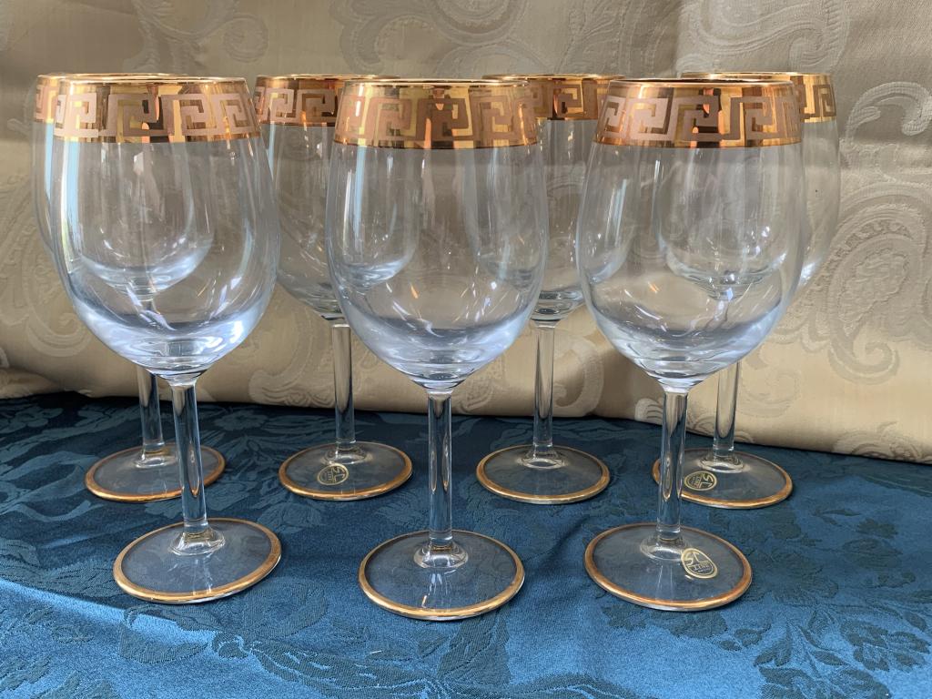 SC LINE ITALY CRYSTAL WINE GLASSES GREEK KEY X 7: SC LINE ITALY CRYSTAL WINE GLASSES GREEK KEY X 7 - EXCELLENT condition! - 8.25" tall x 2.5" diameter