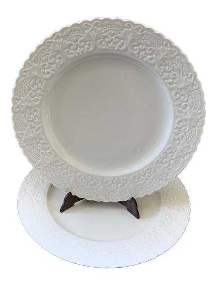 RALPH LAUREN LIMOGES FRANCE FLORAL WHITE PLATES X2: RALPH LAUREN LIMOGES FRANCE FLORAL WHITE PLATES X2 - Set of 2 dinner plates - 10.5" diameter for each - Raised floral edging on both - Excellent condition, never used.