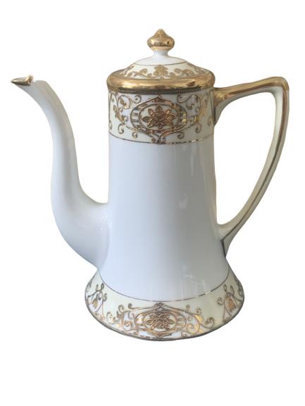 NORITAKE JAPAN 43061 GOLD DECOR FANCY CHINA TEAPOT: NORITAKE JAPAN 43061 GOLD DECOR FANCY CHINA TEAPOT - 6.5" tall x 6" width - Excellent condition