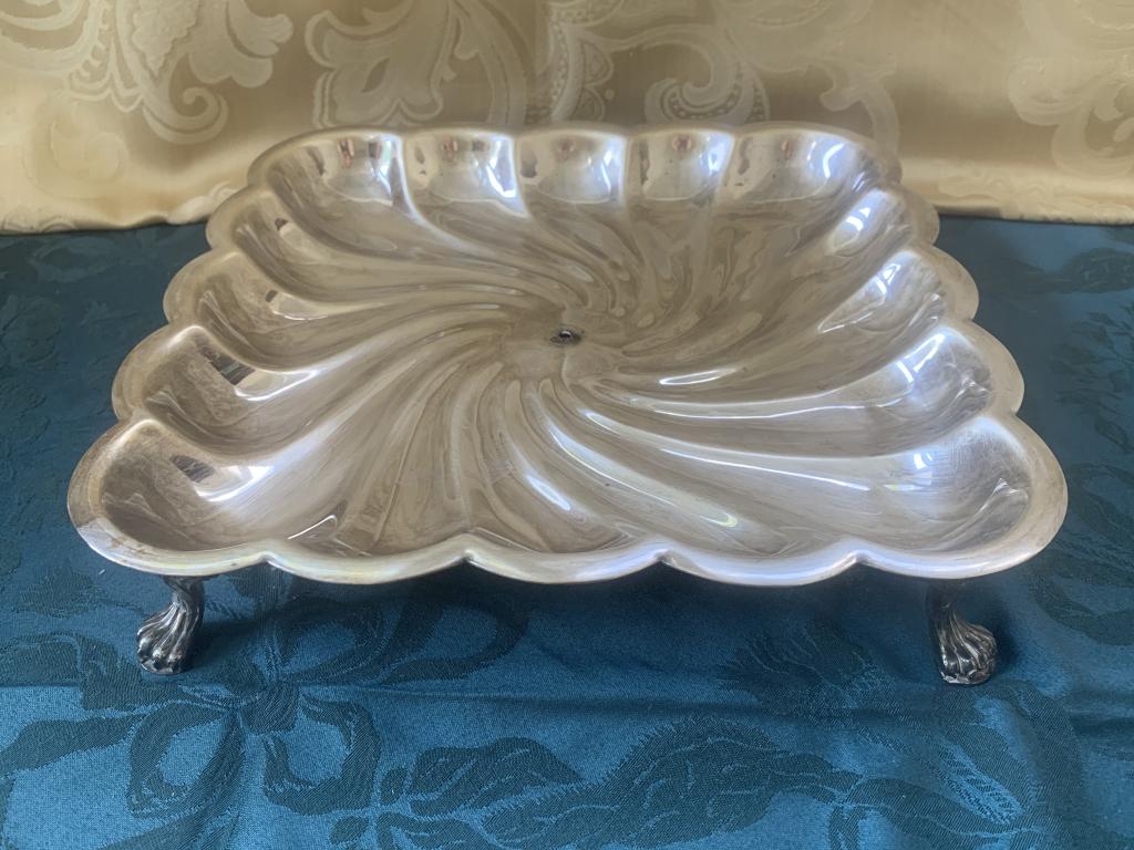 F.B. ROGERS SILVERPLATE SWIRL SCALLOP FOOTED TRAY (1 of 6)