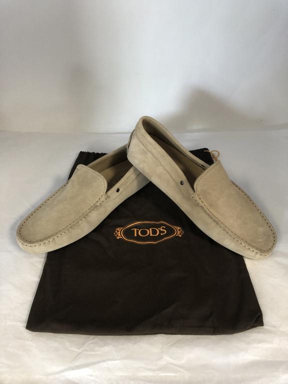 NEW TOD'S MENS TAN SUEDE LEATHER LOAFERS SHOES 9: NEW TOD'S MENS TAN SUEDE LEATHER LOAFERS SHOES 9 - MENS SIZE US 9 - New never worn condition, dustbag included