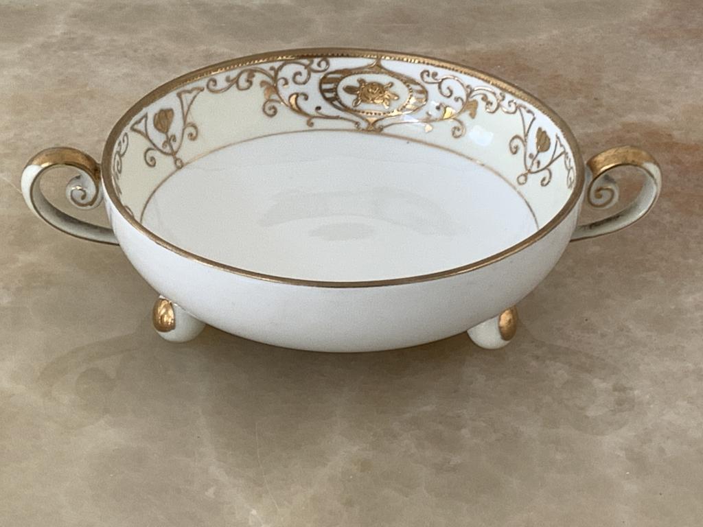 NORITAKE CHINA GOLD PAINTED FOOTED HANDLED BOWL (1 of 6)