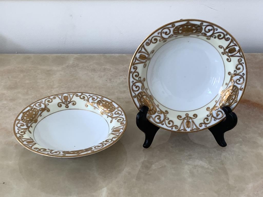 SET OF 2 NORITAKE GOLD PAINTED CHINA 5.75" BOWLS: SET OF 2 NORITAKE GOLD PAINTED CHINA 5.75" BOWLS - 5.75"w -Handpainted -Made in Japan -Good Condition