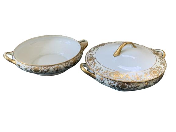 NORITAKE 16034 GOLD HANDPAINT CASSEROLE SERVERS: NORITAKE 16034 GOLD HANDPAINT CASSEROLE SERVERS - 8" DIAMETER on each - One lidded one without! - Both in GOOD condition!