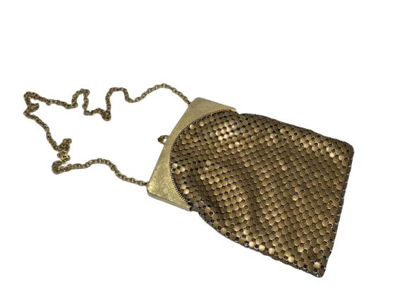 VTG WHITING & DAVIS GOLD METAL MESH FLAPPER BAG (1 of 7)