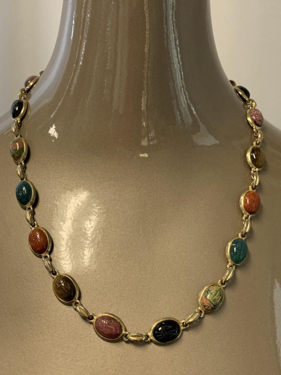 CARVED MULTICOLORED AGATE CABACHON GOLD NECKLACE (1 of 10)