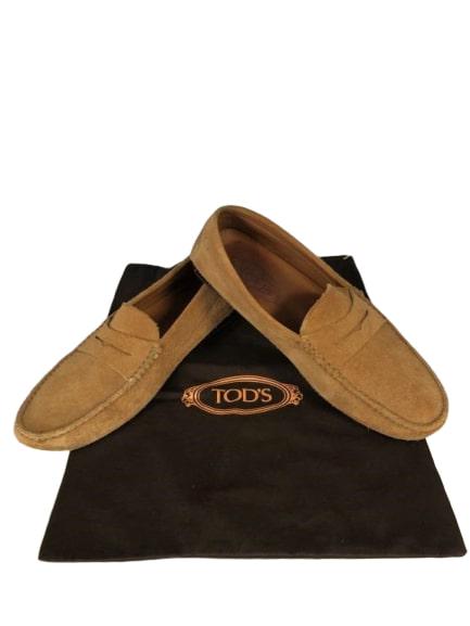 TOD'S CARAMEL SUEDE LEATHER LOAFERS SHOES MENS 9.5: TOD'S CARAMEL SUEDE LEATHER LOAFERS SHOES MENS 9.5 - MENS SIZE US 9 - Good condition as shown in pictures