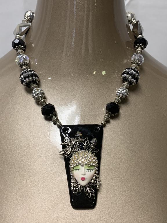VINTAGE RHINESTONE PORCELAIN FLAPPER FACE NECKLACE (1 of 10)