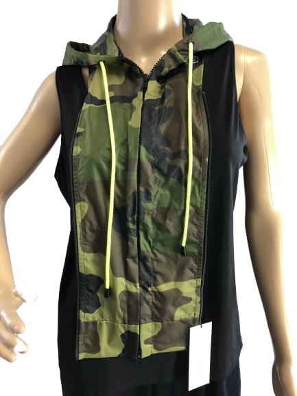 NEW VERONICA BEARD CAMOUFLAGE NYLON HOODIE DICKIE: NEW VERONICA BEARD CAMOUFLAGE NYLON HOODIE DICKIE - ONE SIZE - NEW with $150 tag attached, dickie only, shirt not included