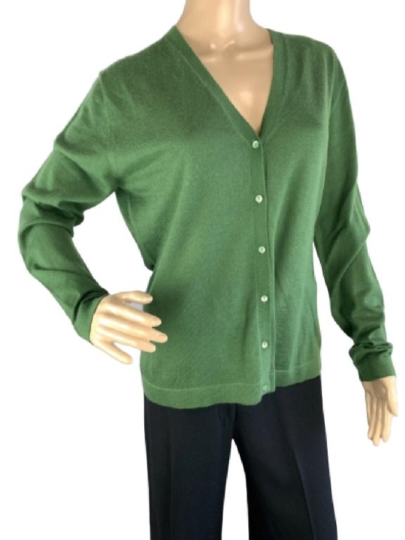 NIEMAN MARCUS CASHMERE GREEN BUTTON SWEATER SZ L: Nieman Marcus Cashmere Collection Long Sleeve Button Down. Green, Size Large. Measurements are approximate and taken while flat - Armpit to armpit - 24" Length - 27" Sleeve - 26"