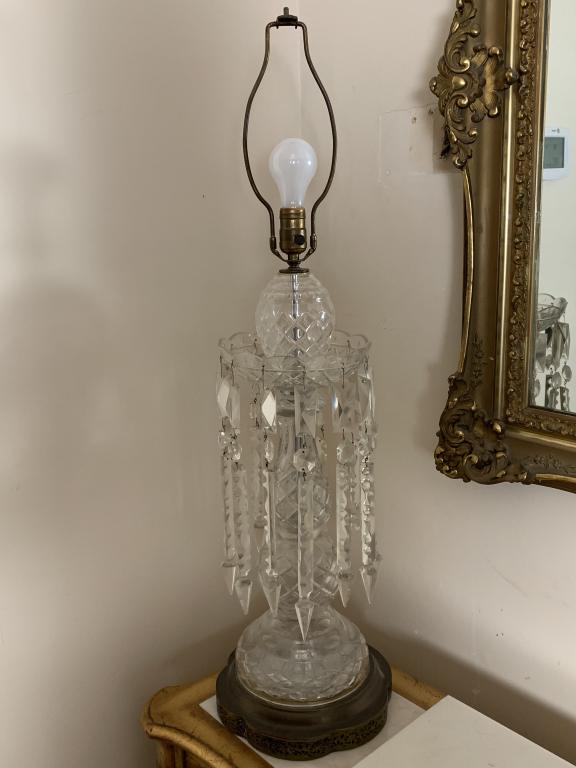 ANTIQUE CUT CRYSTAL W/ DANGLES ELECTRIC LAMP (1 of 13)