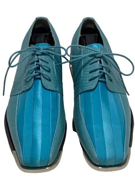 VIOTTI MEN'S TURQUOISE CLASSIC OXFORD SIZE 10: Viotti Men's Turqoise classic oxford strped satin dress shoe. Style 163st, size 10 1/2. Perfect for dress and formal occasions. Third party shipping required.