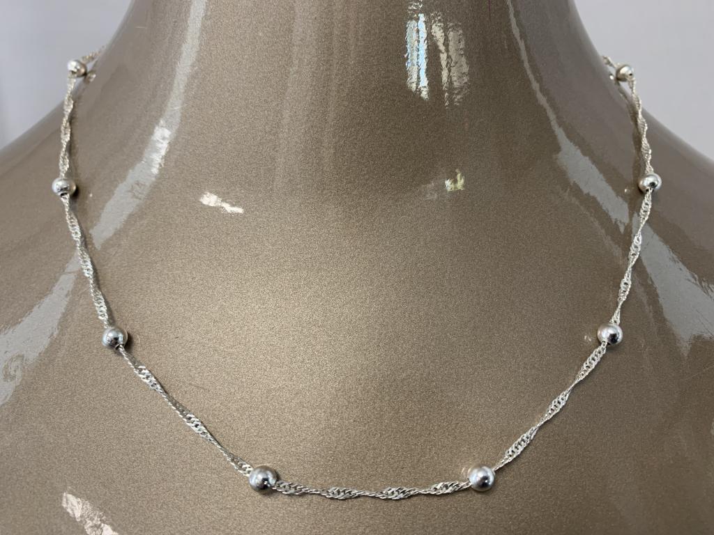 STERLING SILVER DOT BALL BEADS 18" TWIST NECKLACE: Elegant ball beaded twisted sterling silver chain. Beautiful piece and in great condition. 18" chain 6.2 grams total weight.