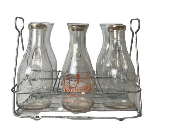 ANTIQUE (6) MILK BOTTLES AND CARRYING RACK (1 of 5)